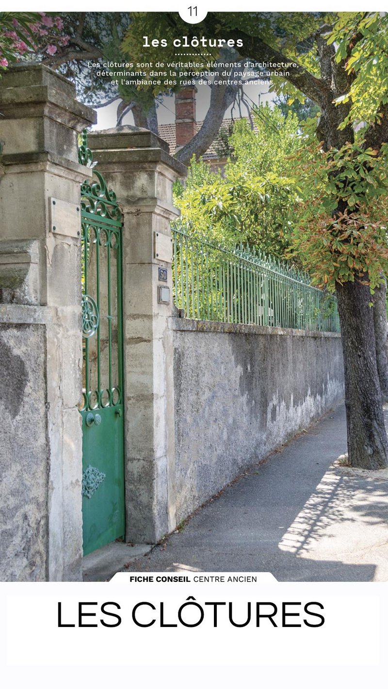 Rue avec mur de jardin et verdure